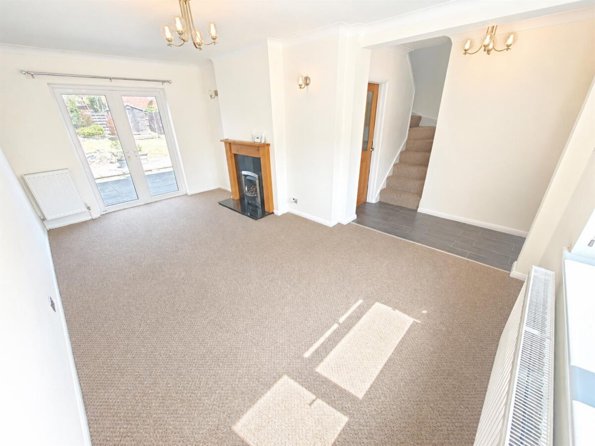 West Glebe Road, Corby