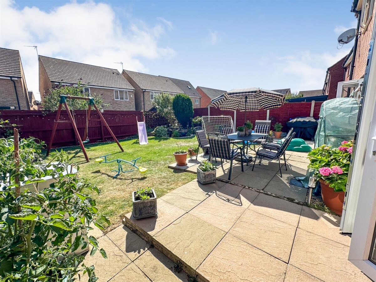 Lyveden Way, Corby, North Northamptonshire, N