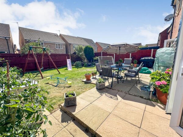 Lyveden Way, Corby, North Northamptonshire, N