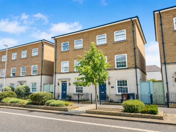 The Avenue, Corby