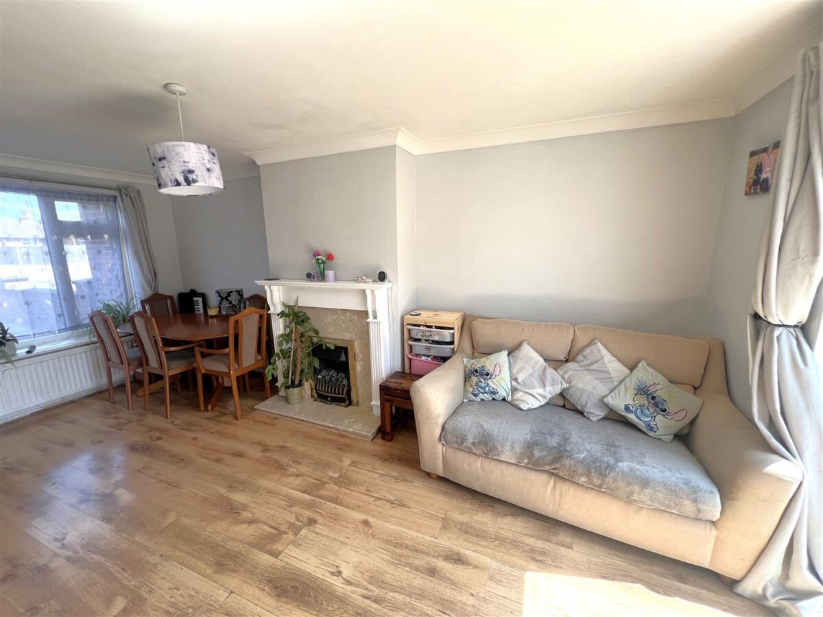 Grendon Avenue, Corby