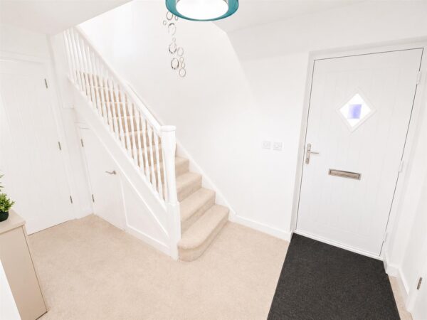 Outfield Close, Great Oakley, Corby