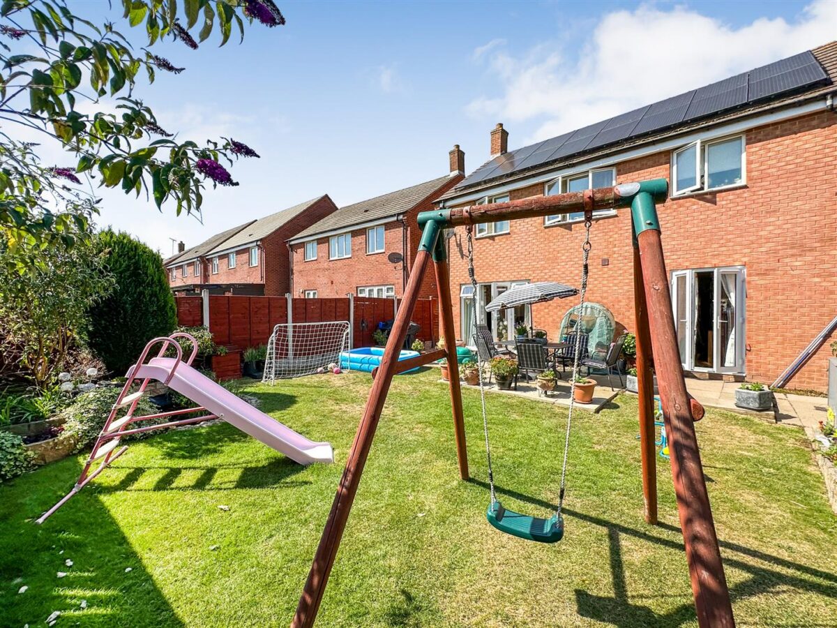 Lyveden Way, Corby, North Northamptonshire, N