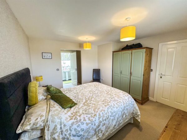 Lyveden Way, Corby, North Northamptonshire, N