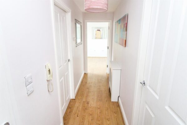Newmarket Close, Corby