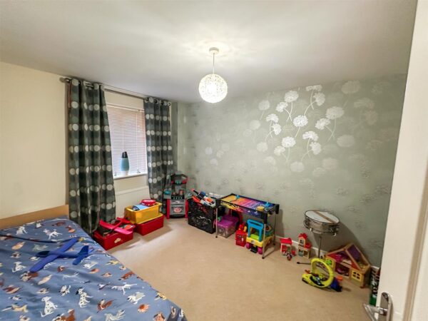 Lyveden Way, Corby, North Northamptonshire, N