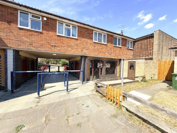 Fairlight Court, Corby