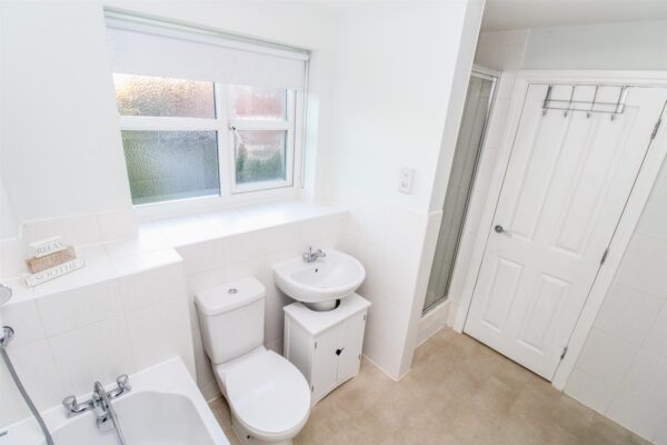 Newmarket Close, Corby