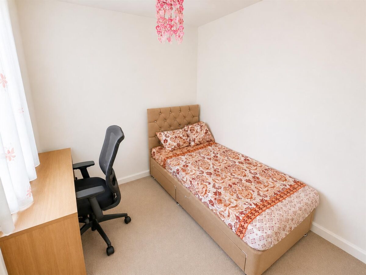 Outfield Close, Great Oakley, Corby