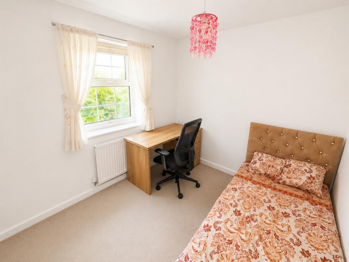 Outfield Close, Great Oakley, Corby