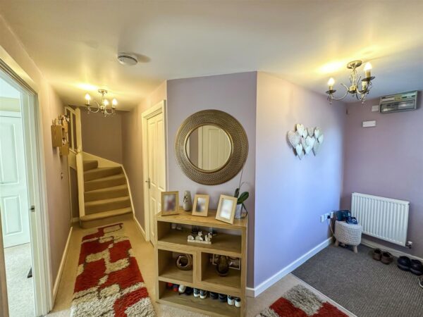 Lyveden Way, Corby, North Northamptonshire, N
