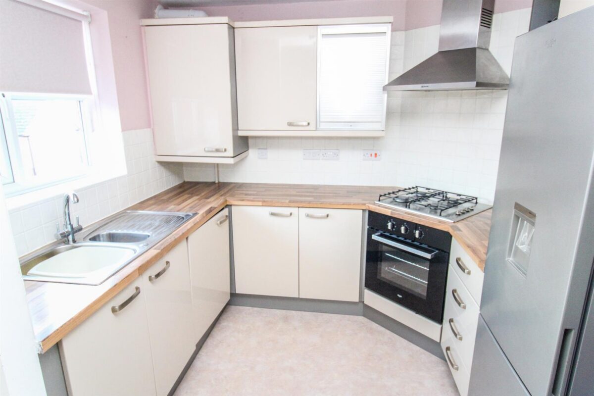 Newmarket Close, Corby