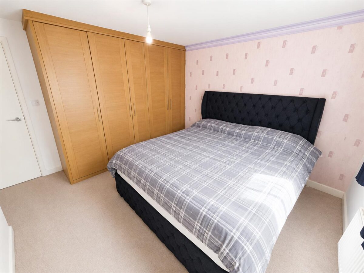 Outfield Close, Great Oakley, Corby