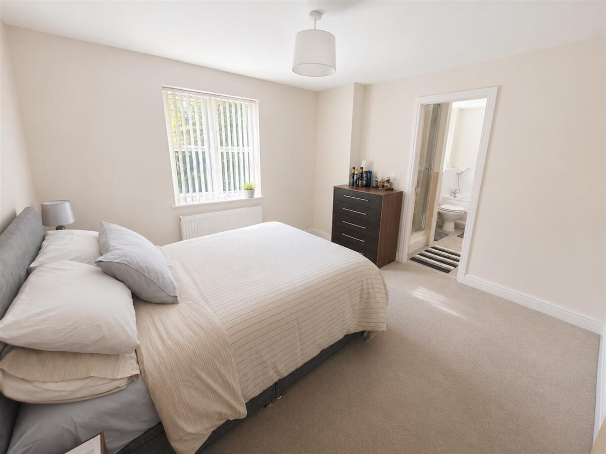 Newmarket Close, Corby