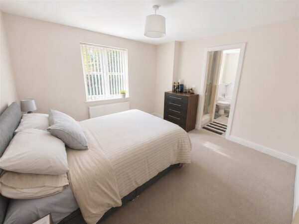 Newmarket Close, Corby