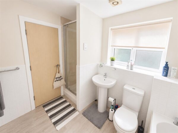 Newmarket Close, Corby