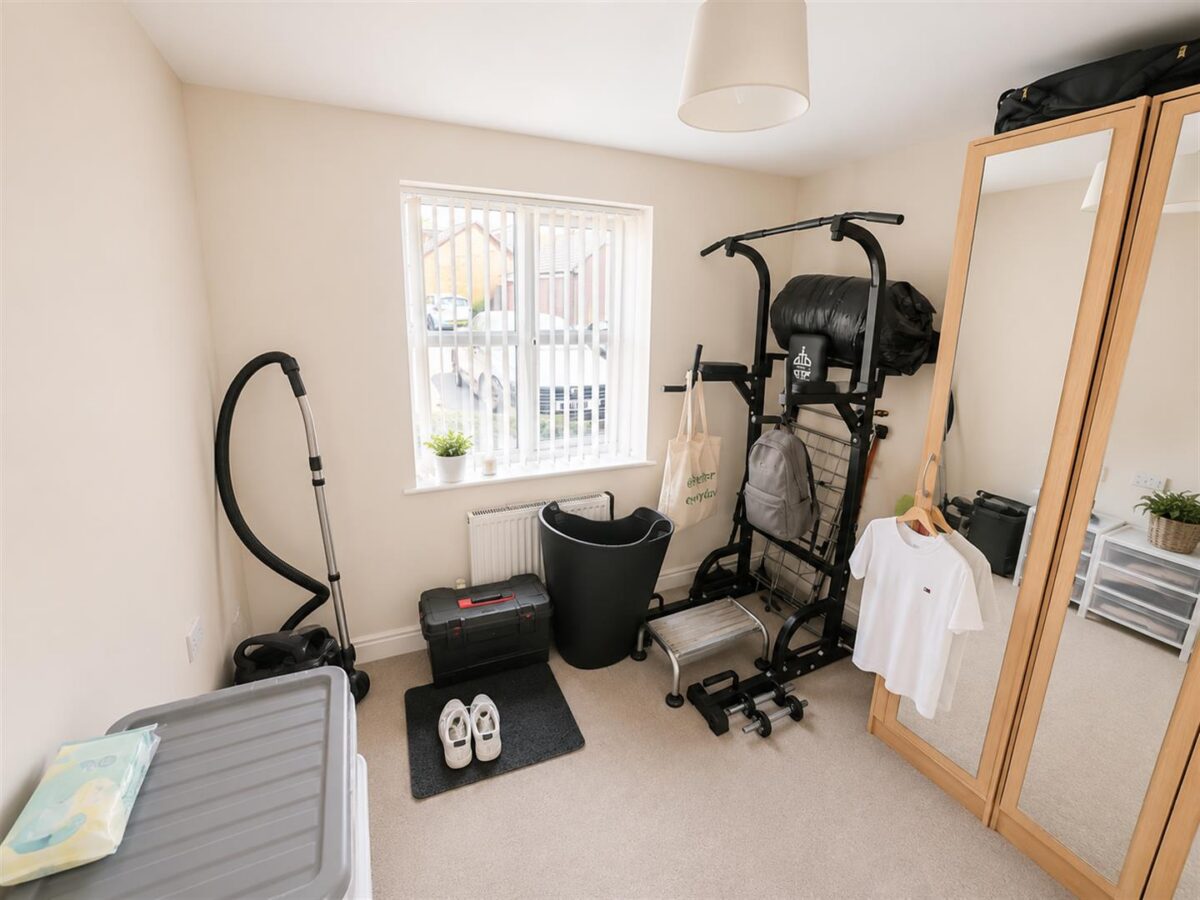 Newmarket Close, Corby