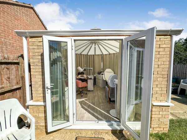 Waltham Close, Corby