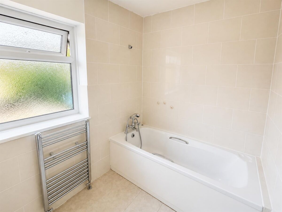 Helmsley Way, Corby
