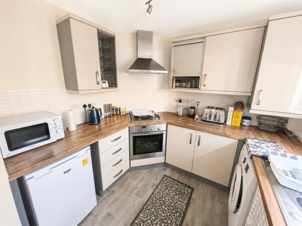 Newmarket Close, Corby