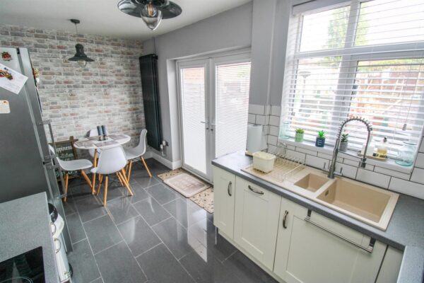 Studfall Avenue, Corby