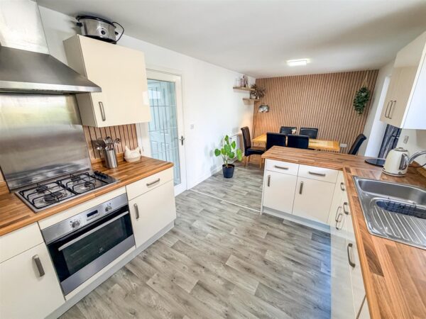 Yates, Corby