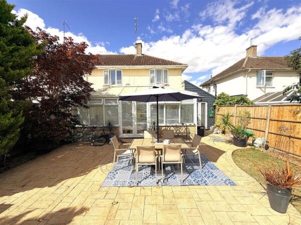 Welland Vale Road, Corby
