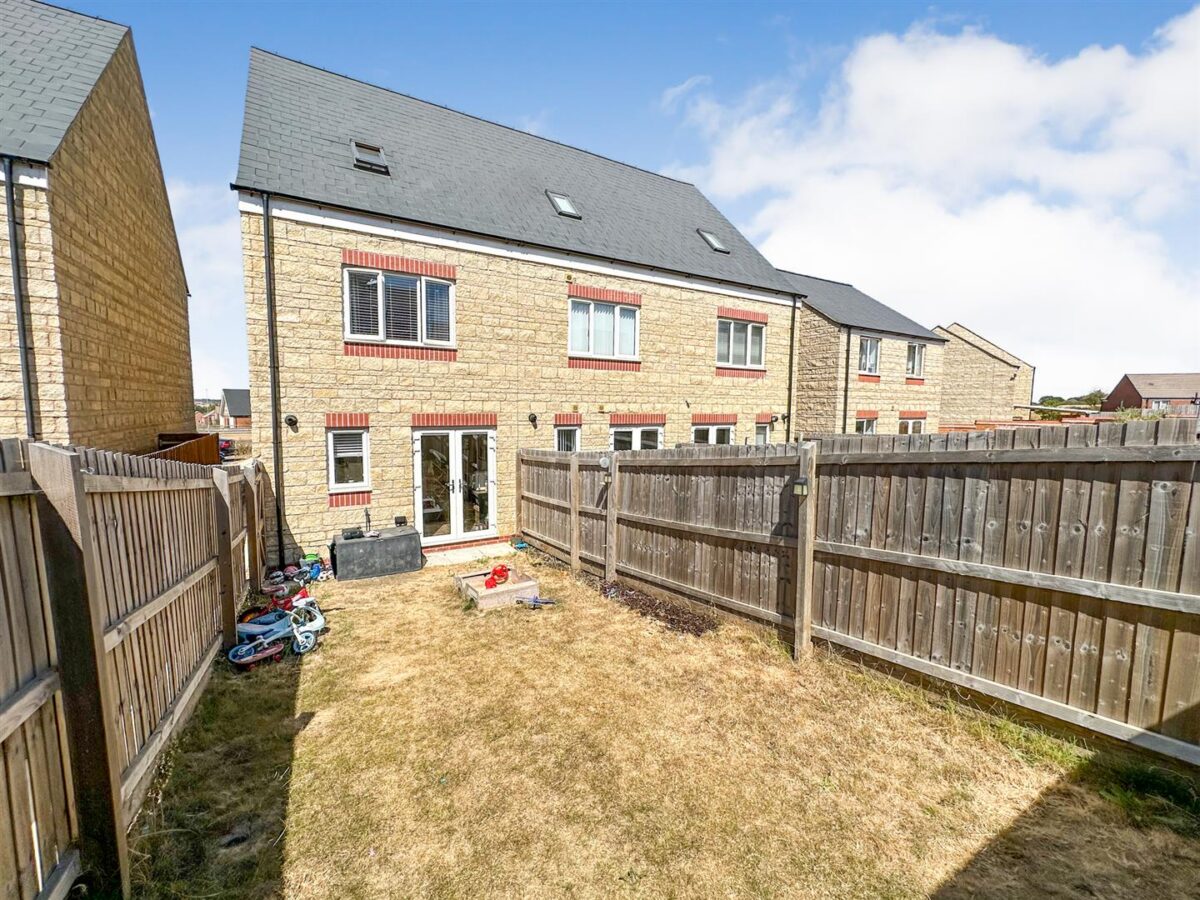 Kennard Close, Weldon, Corby