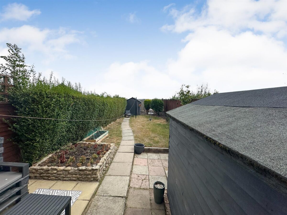 Studfall Avenue, Corby