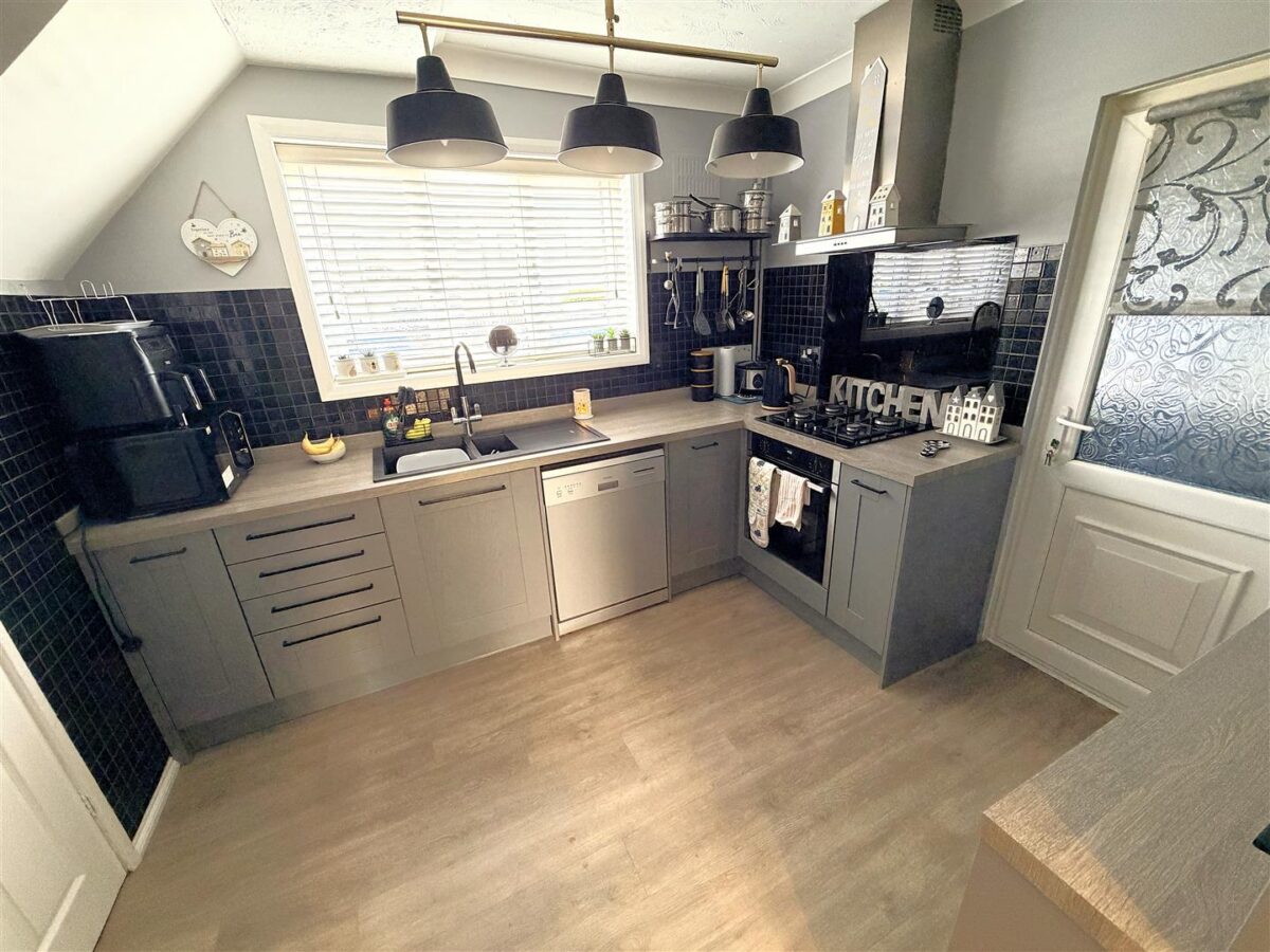 Welland Vale Road, Corby