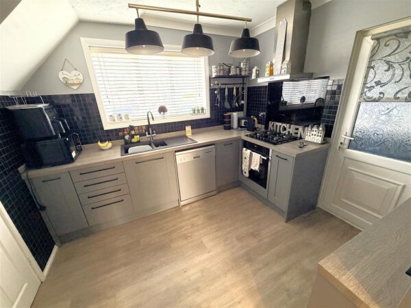Welland Vale Road, Corby