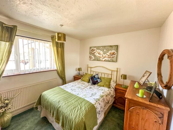 Capell Gardens, Corby