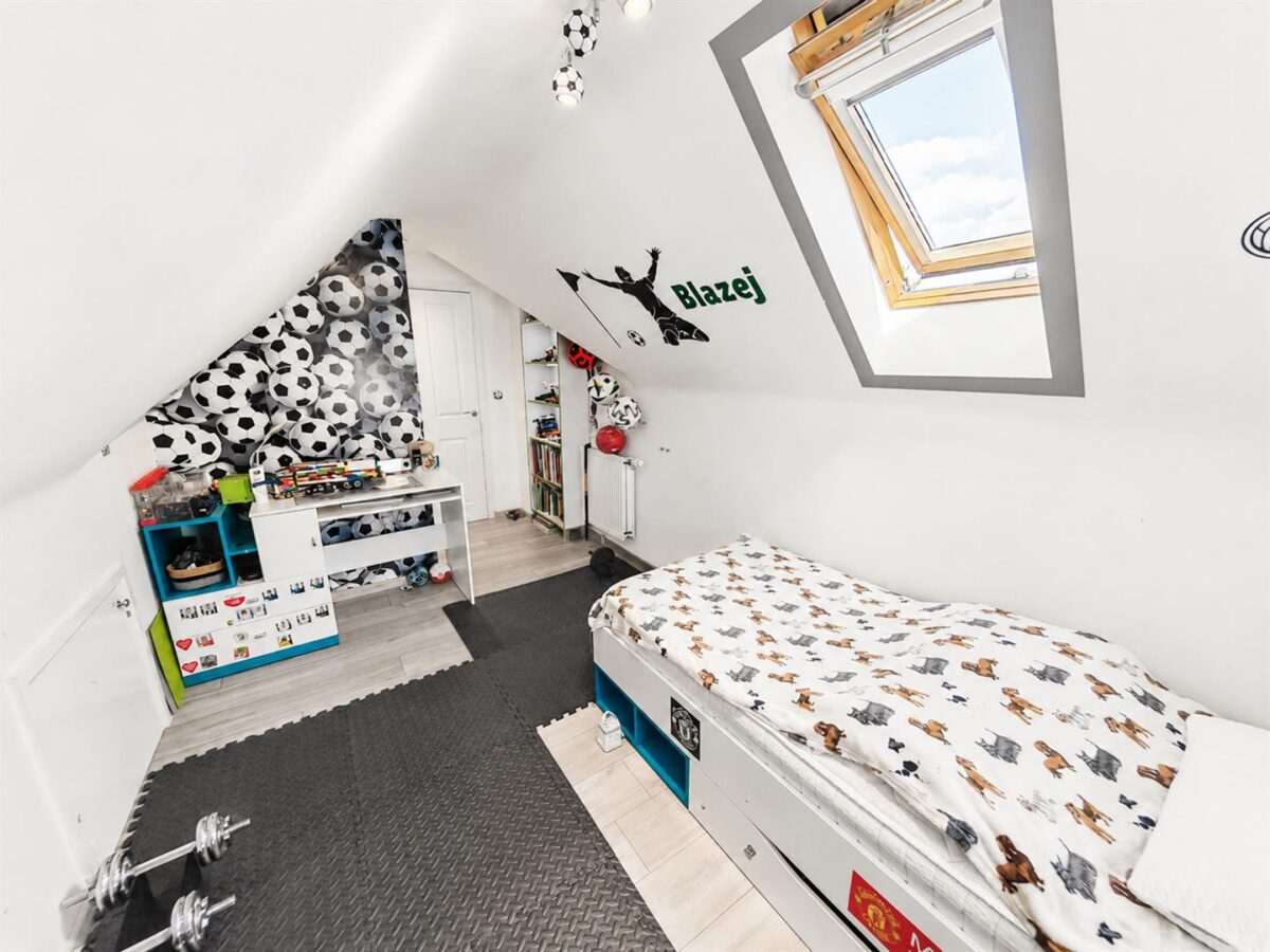 Barra Walk, Corby