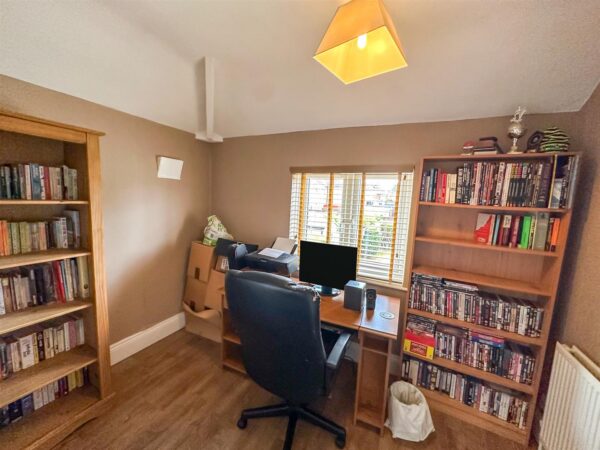 West Glebe Road, Corby