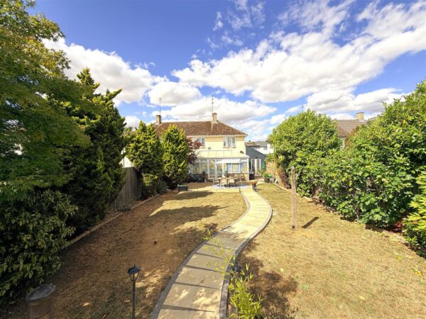 Welland Vale Road, Corby