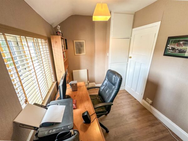 West Glebe Road, Corby