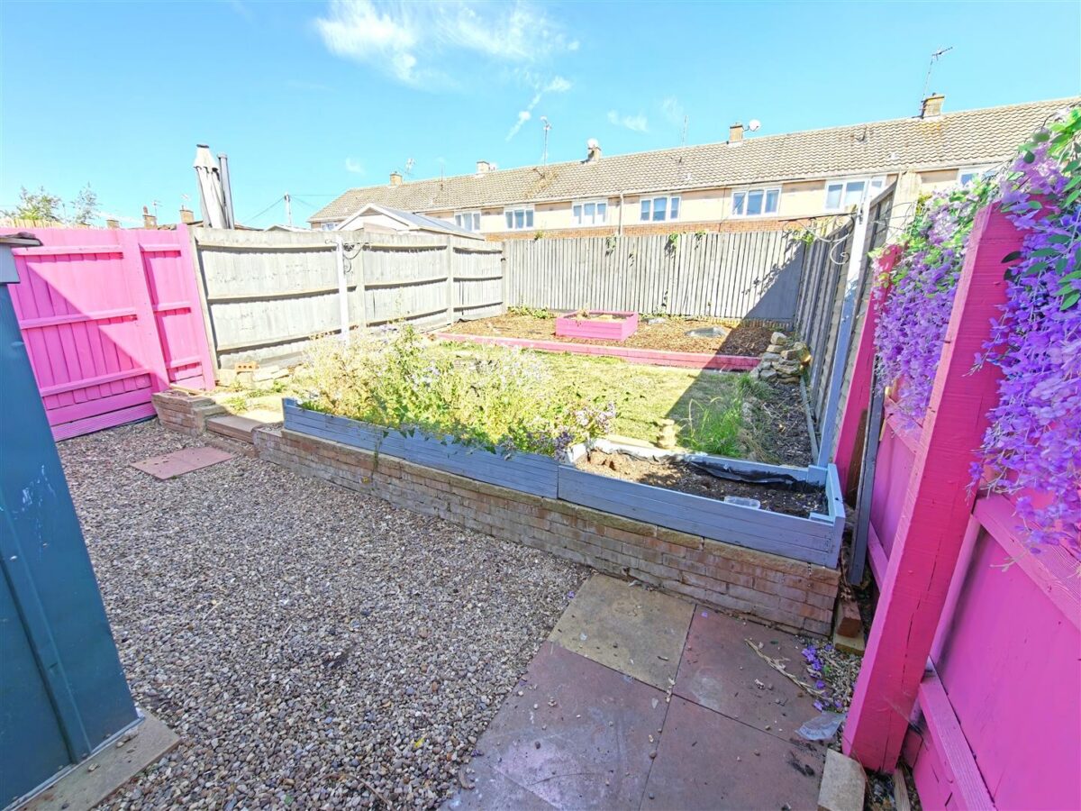 Landseer Court, Corby