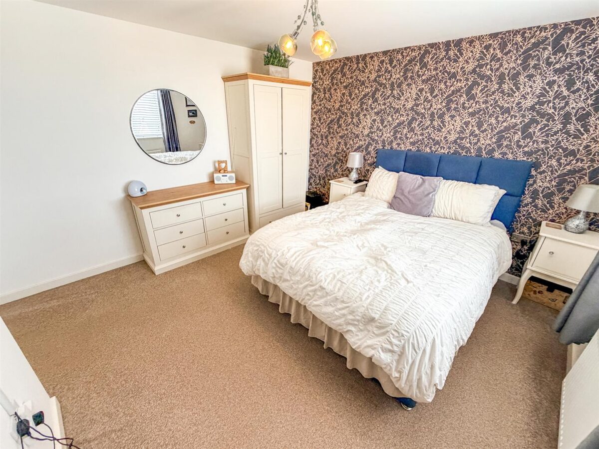 Yates, Corby