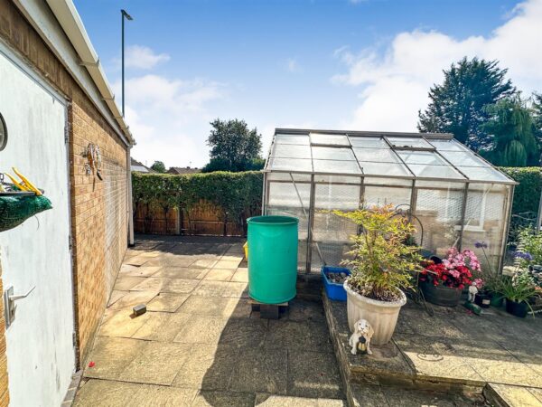 Capell Gardens, Corby