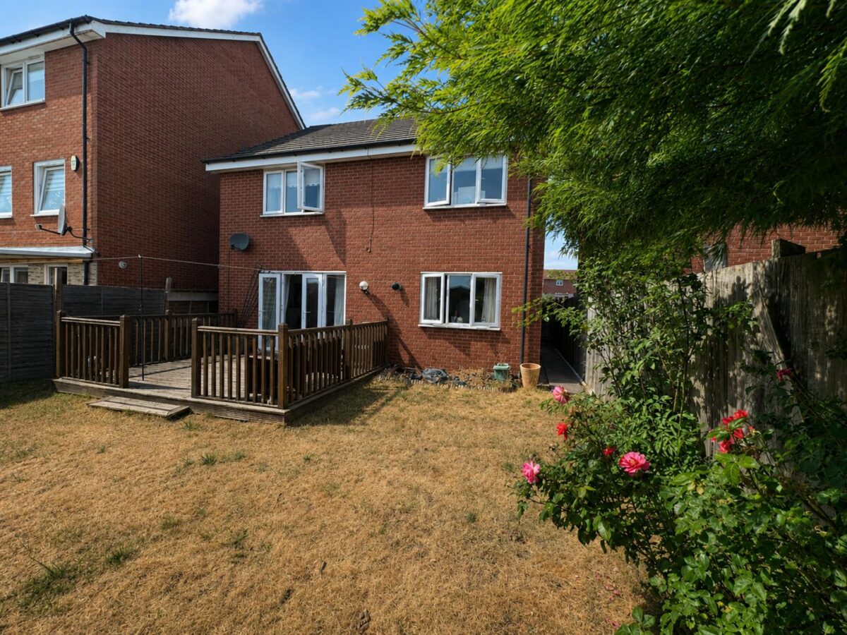 Violet Close, Corby