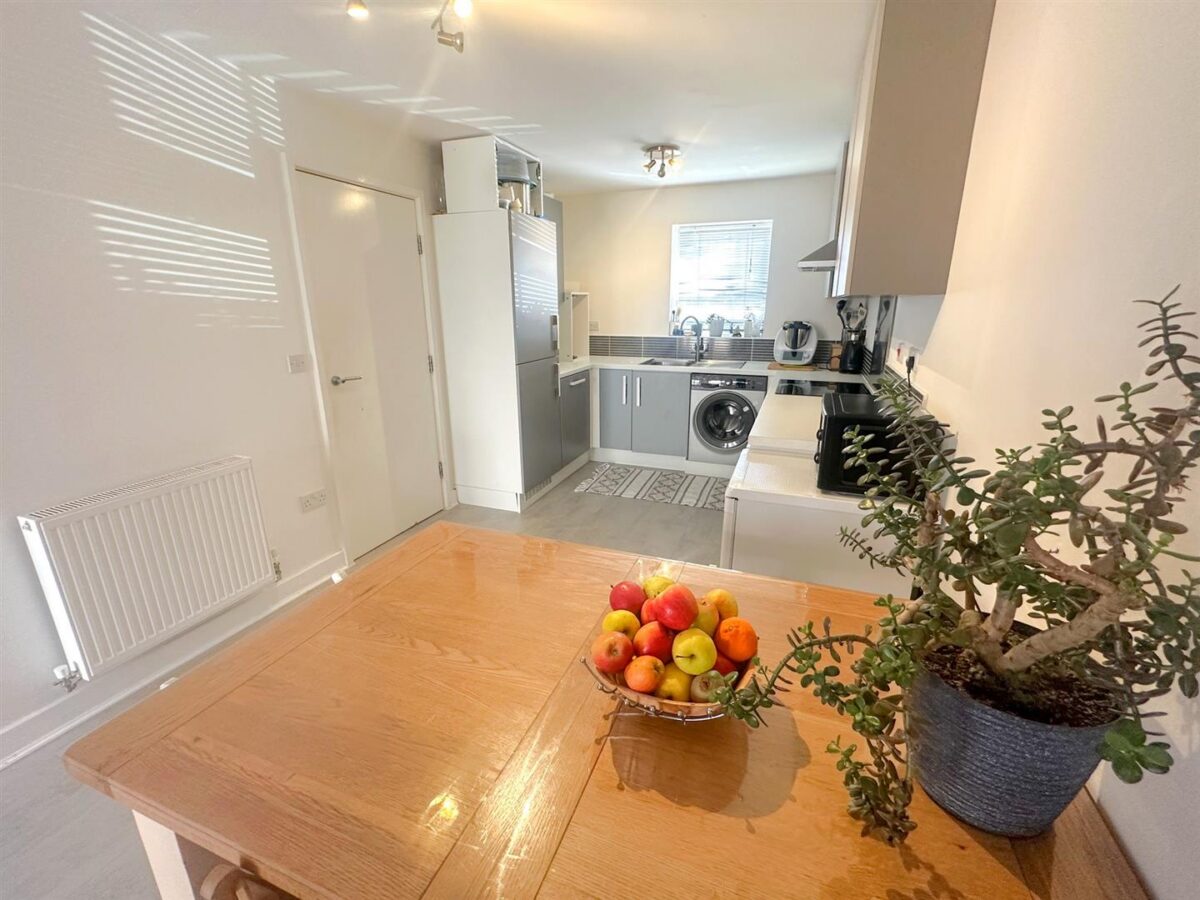 Regal Close, Corby