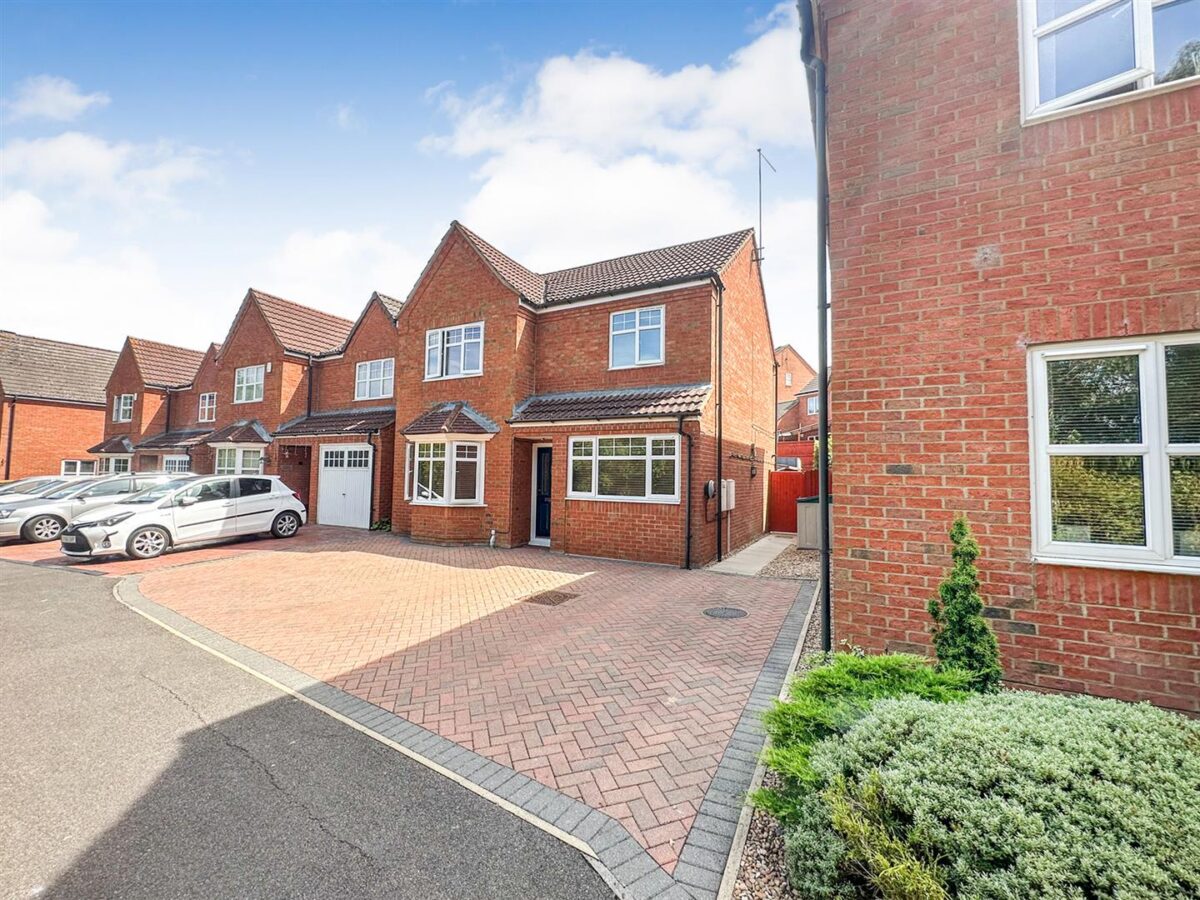 Chatsworth Road, Corby, North Northamptonshire