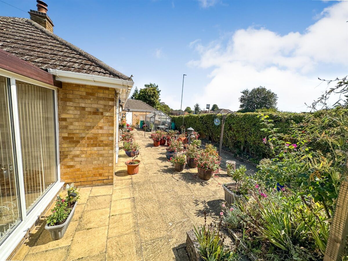 Capell Gardens, Corby