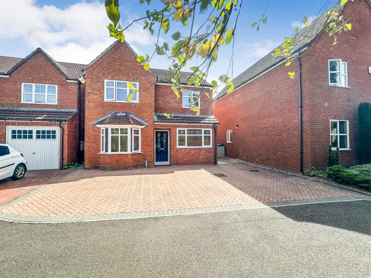 Chatsworth Road, Corby, North Northamptonshire