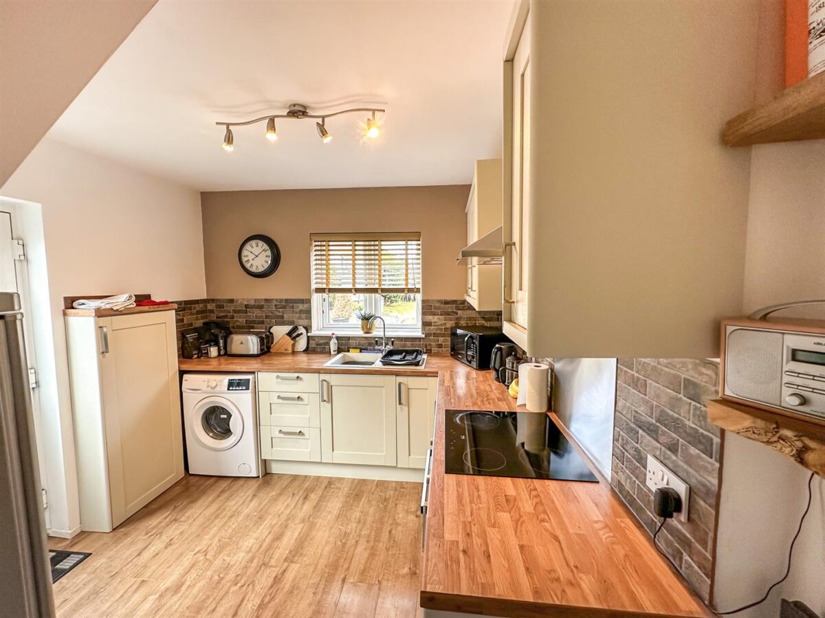 West Glebe Road, Corby