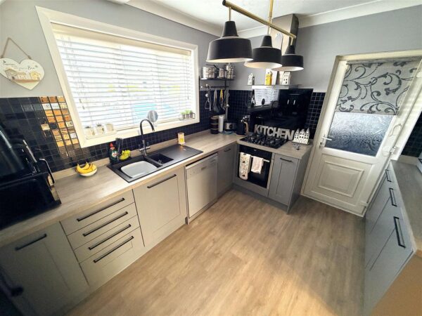Welland Vale Road, Corby