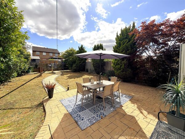 Welland Vale Road, Corby