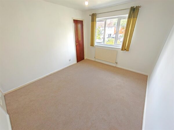 Pine Walk, Corby