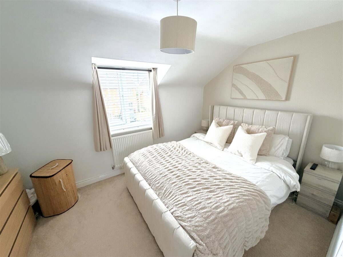 Starling Close, Corby