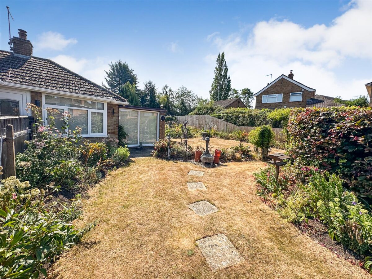 Capell Gardens, Corby